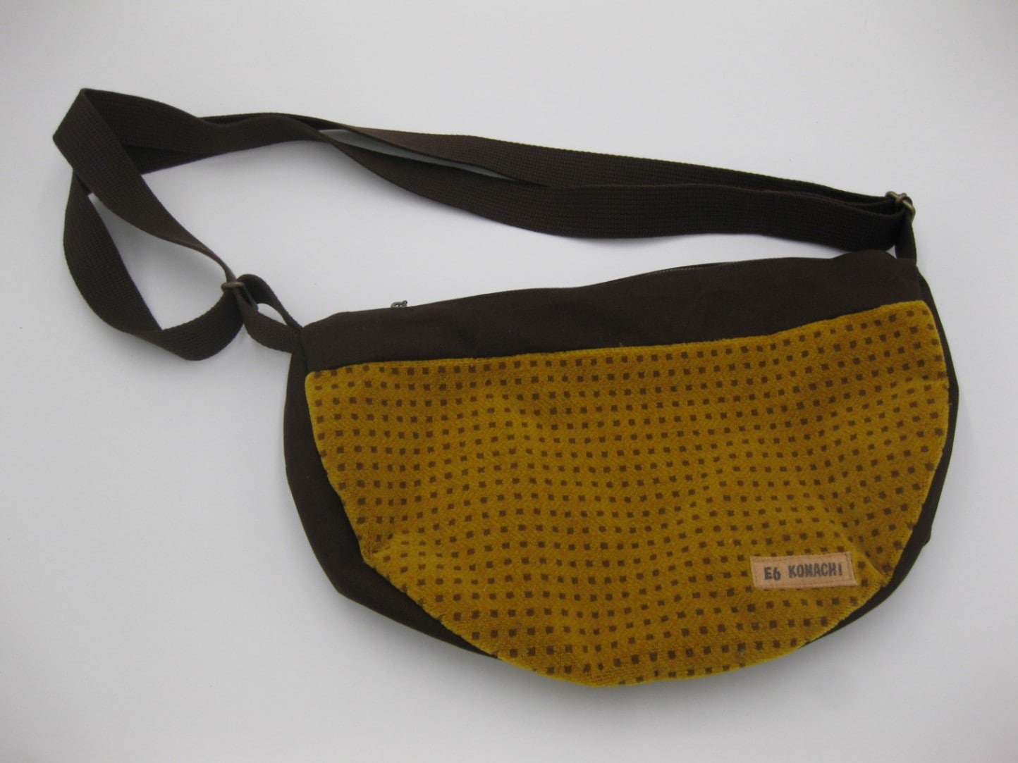 ラウンドミニ　ショルダーバッグ こまち E6系 ドット