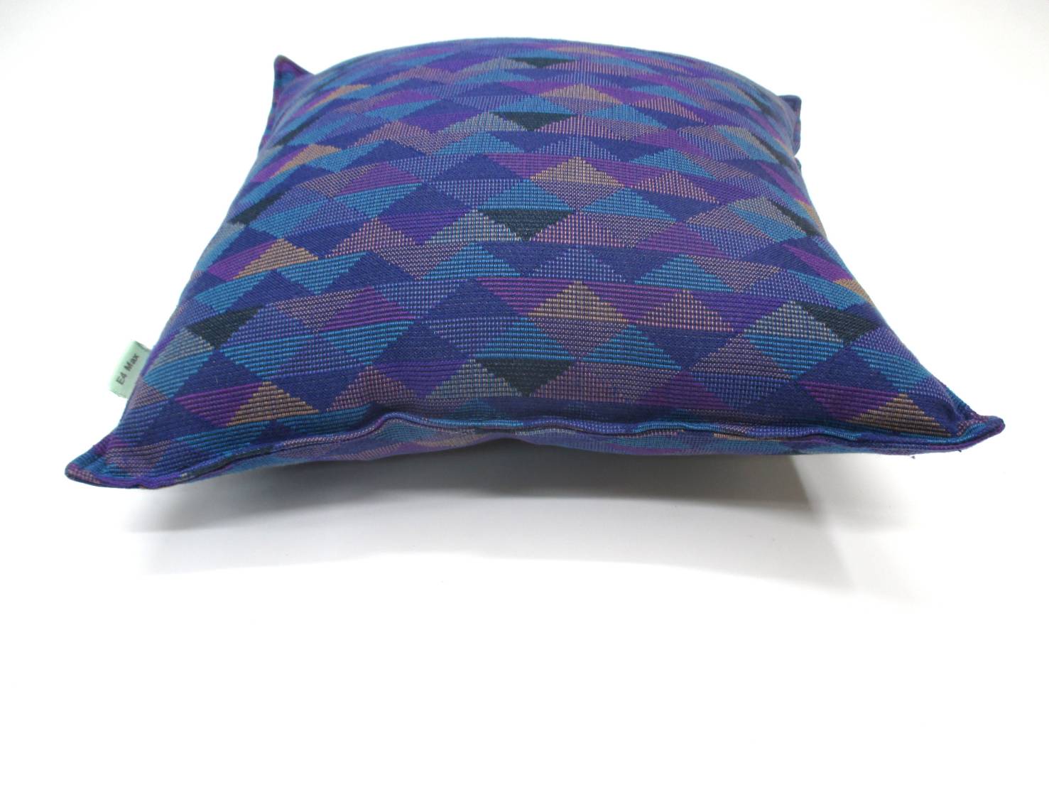 【2025年10月15日新発売】40×40クッション MAX E4系 トライアングル