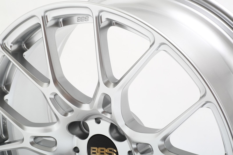 アバルト595用17インチBBS軽量ホイール「BBS x INTEESPEED IS701