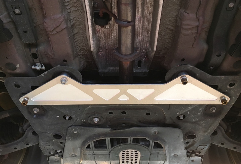 アルファロメオ ジュリエッタ用 CervoPiede パフォーマンスプレート