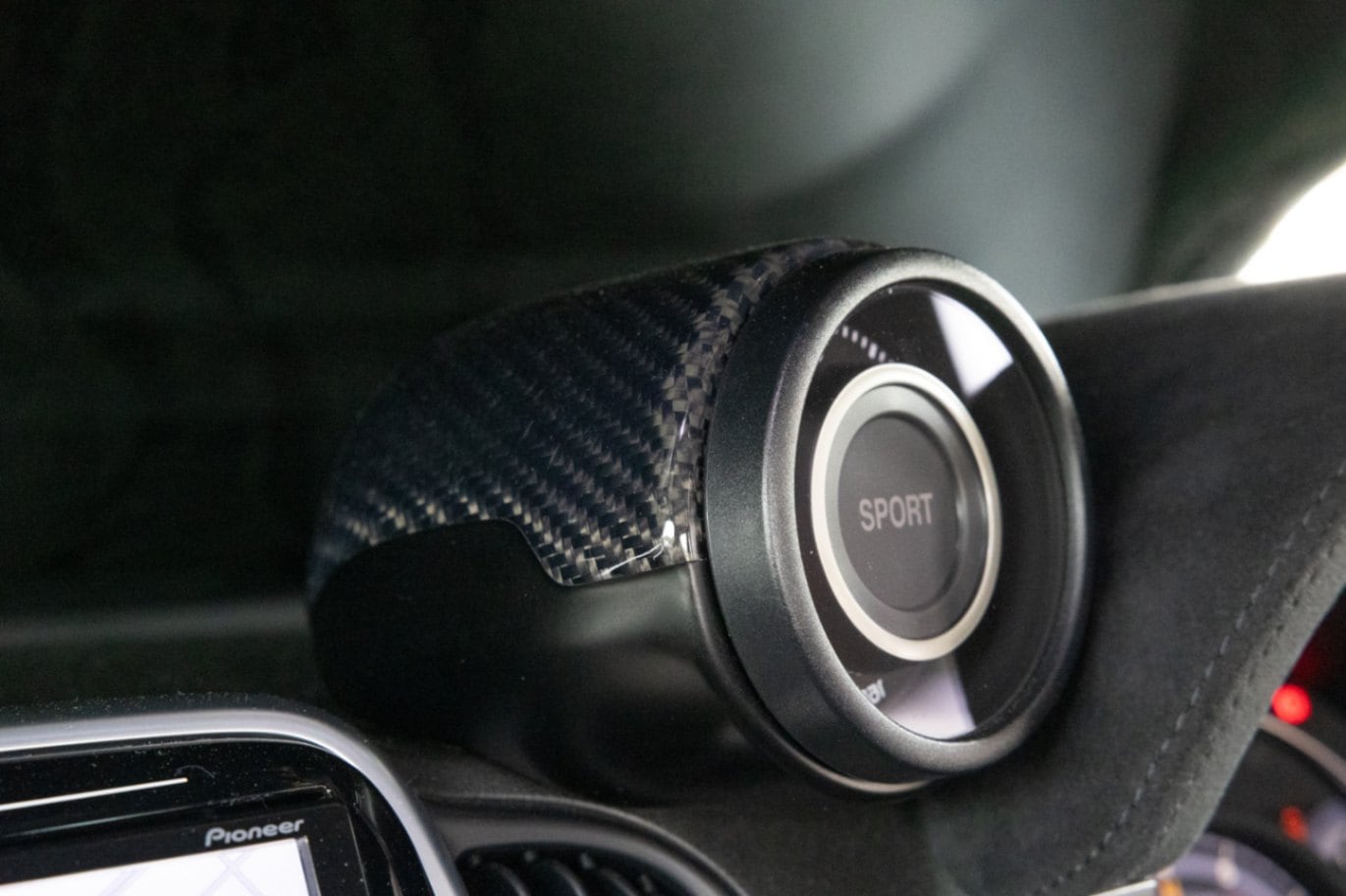 希少 アバルト リアルカーボン ブーストメーターカバー レッドカーボン