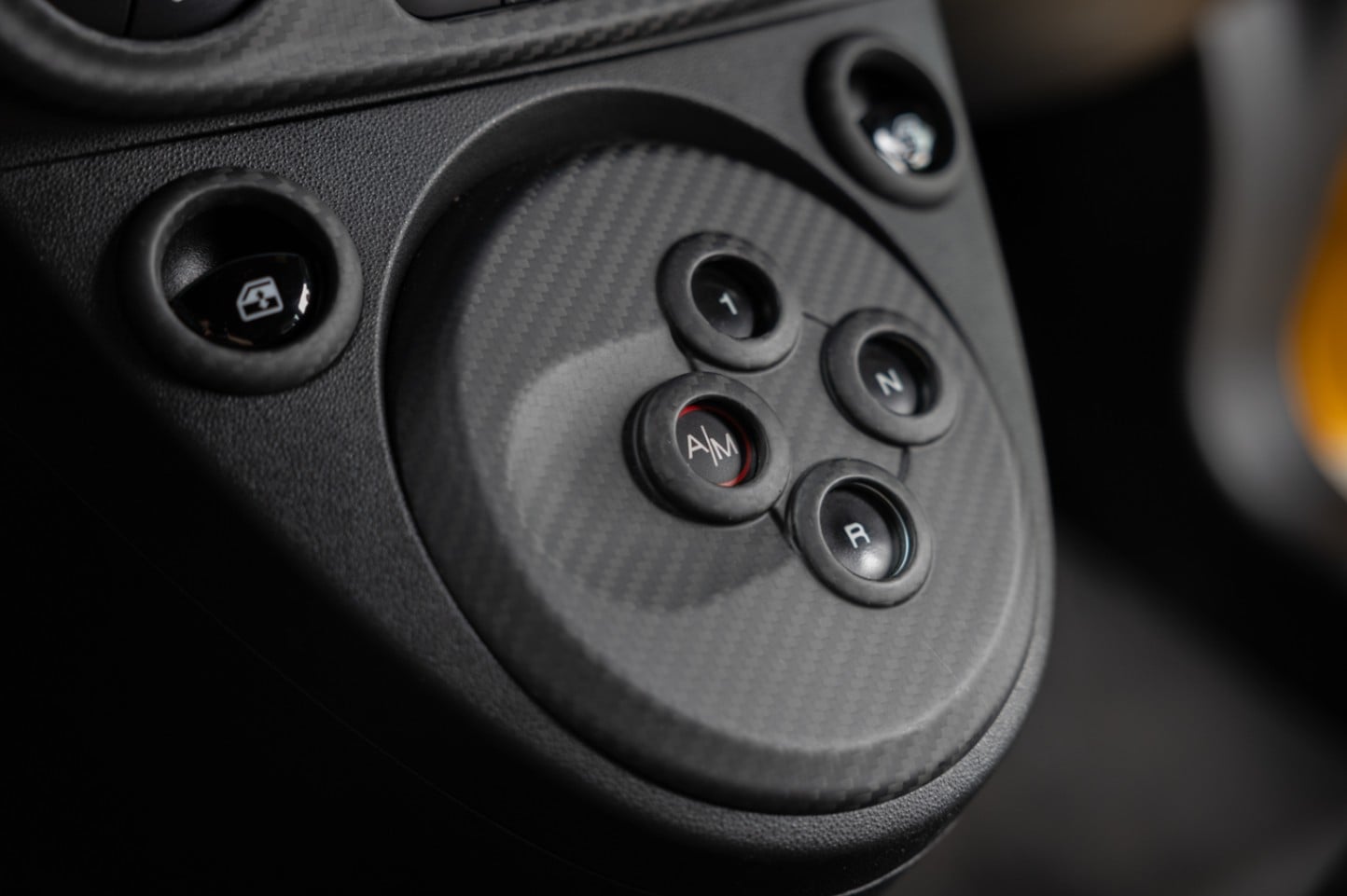 GRU　スーパードライカーボン　MTAシフトカバー　[マット]　【ABARTH500・595・695】【Fiat500オートエアコン車】