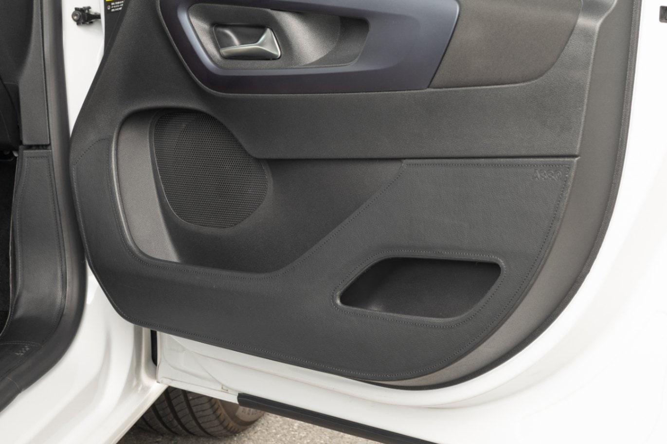 Ino la design ドアキックガード 前後左右セット　Fiat Doblo