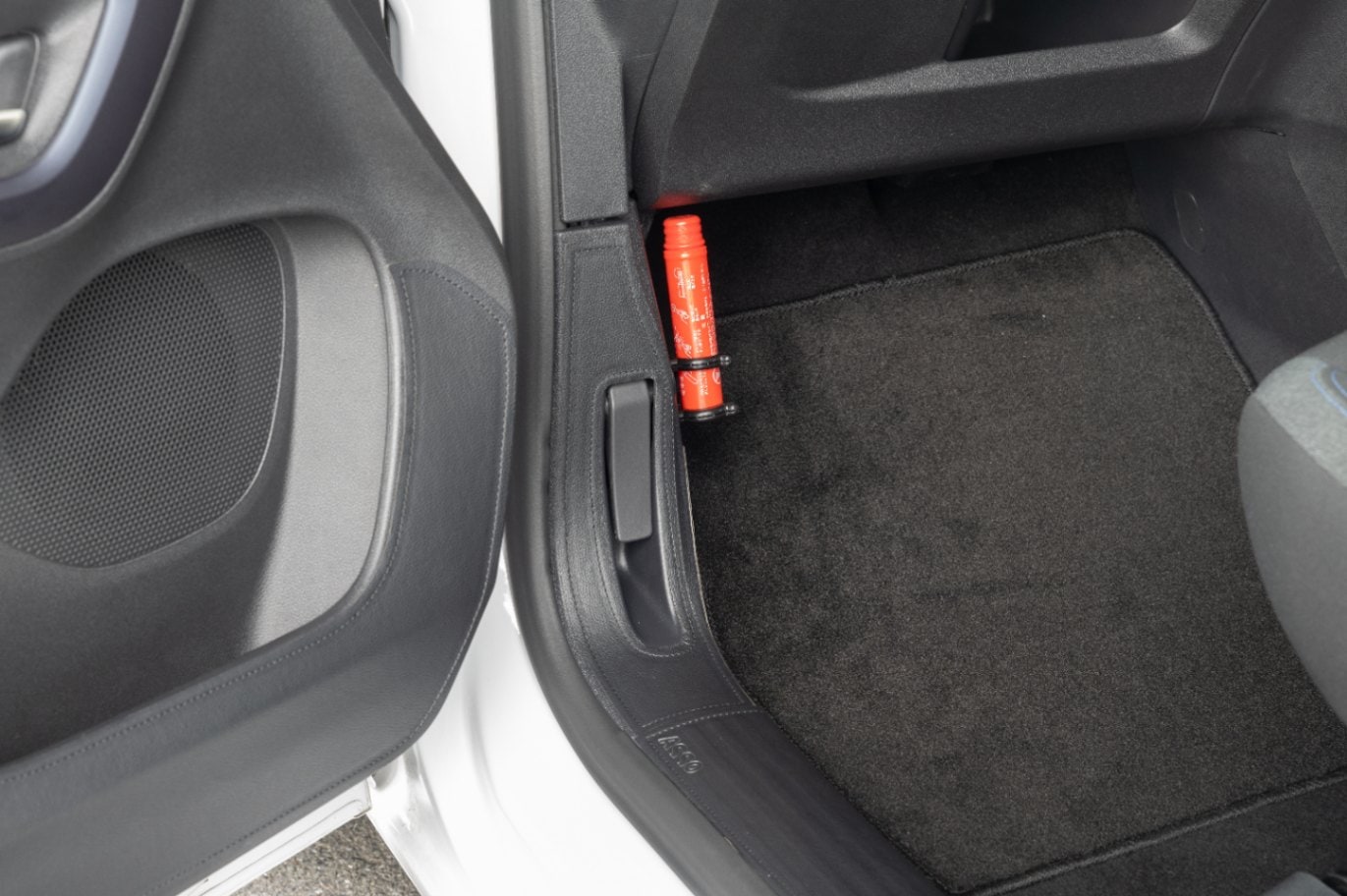 Ino la design ステップキックガード 前後左右セット　Fiat Doblo