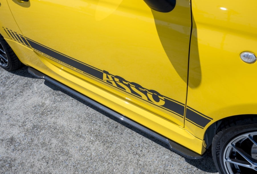 GRU スーパードライカーボン サイドスカート Ver.2 【ABARTH500・595