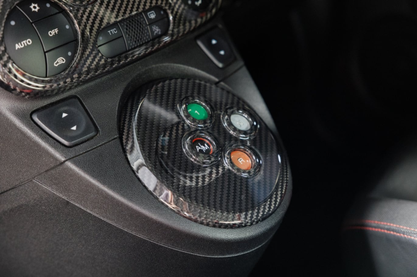 【おすすめチューニングセット】 GRU スーパードライカーボン MTAシフトカバー & ウィンドースイッチカバー セット【ABARTH500・595・695】【Fiat500オートエアコン車】