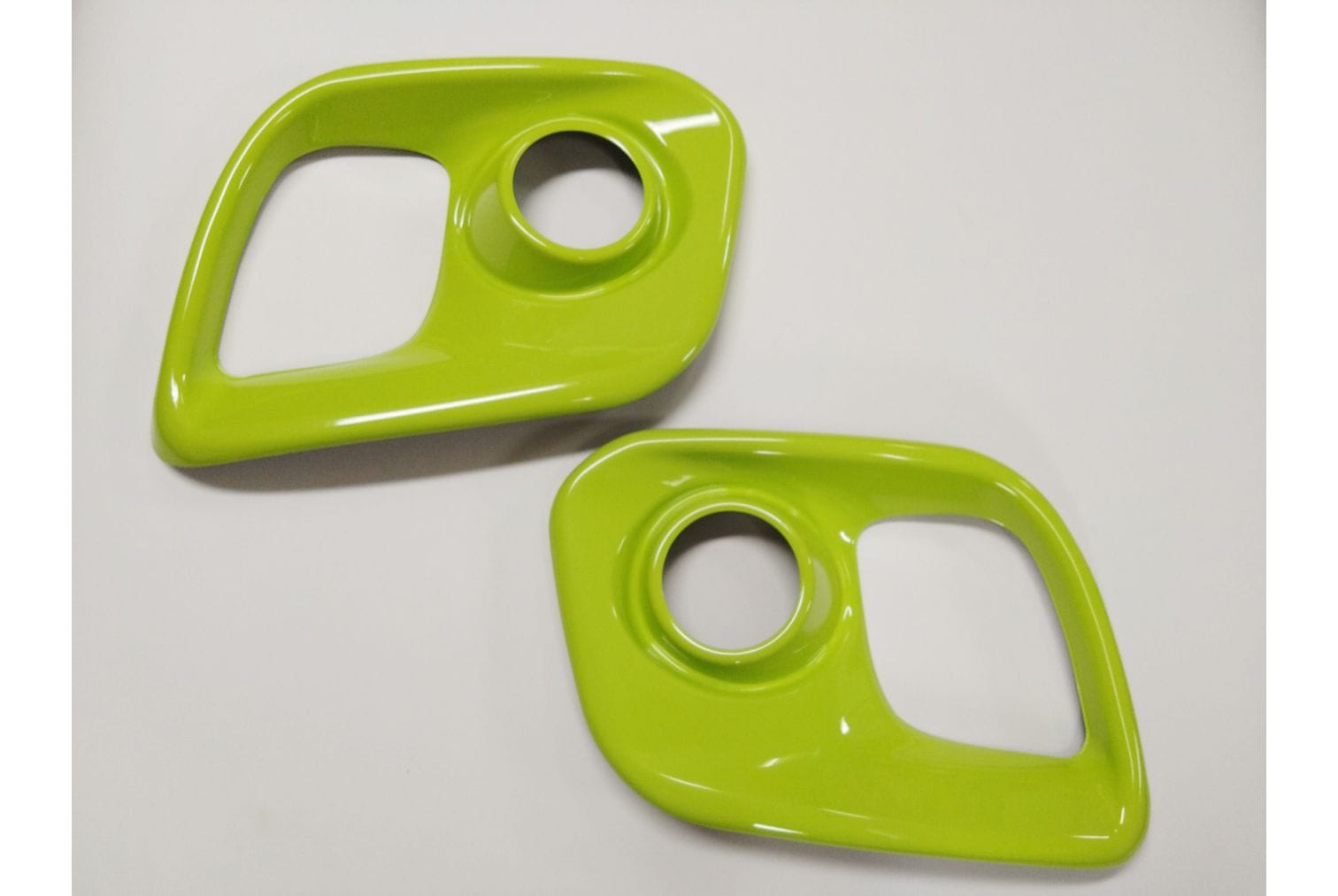 【展示塗装品】　ASSPIDE　フォグランププロテクター　ABARTH595　アドレナリングリーン塗装・展示品