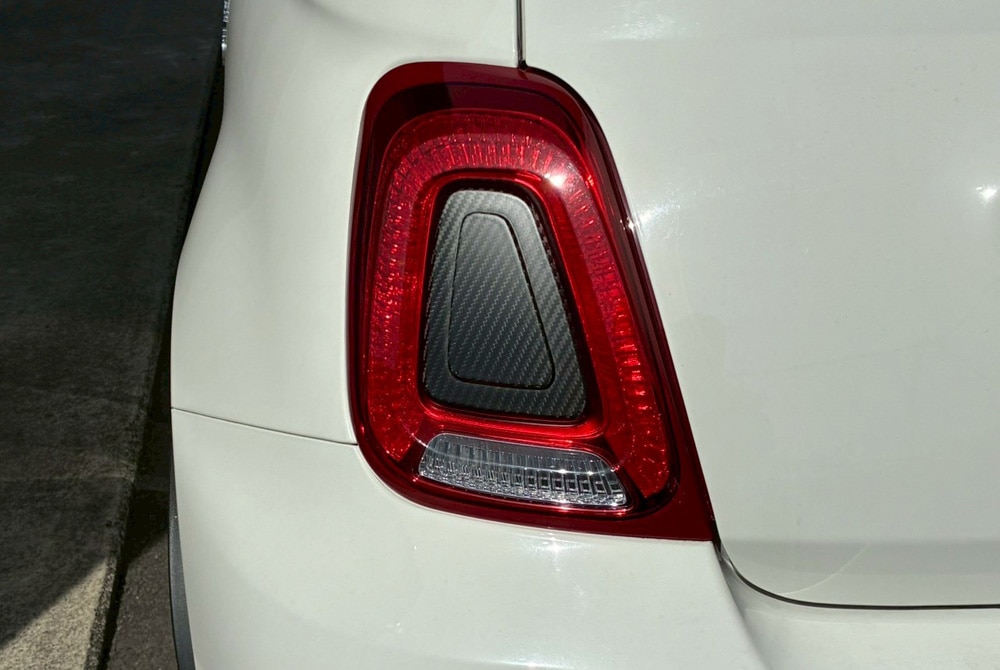 GRU　スーパードライカーボン　[ハーフグロス]　リアストップランプ　インナーカバー　【ABARTH595・695 S4～】【Fiat500後期】