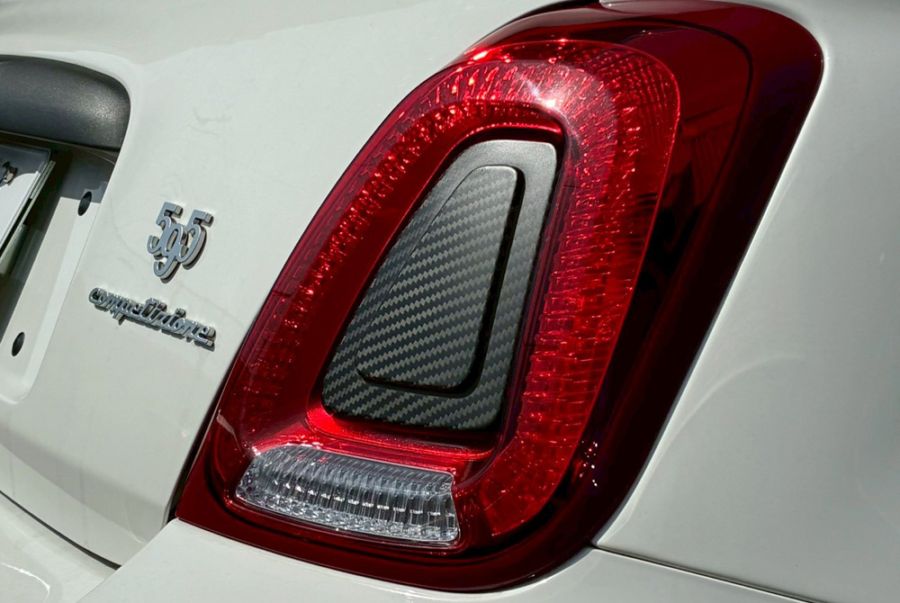 GRU　スーパードライカーボン　[ハーフグロス]　リアストップランプ　インナーカバー　【ABARTH595・695 S4～】【Fiat500後期】