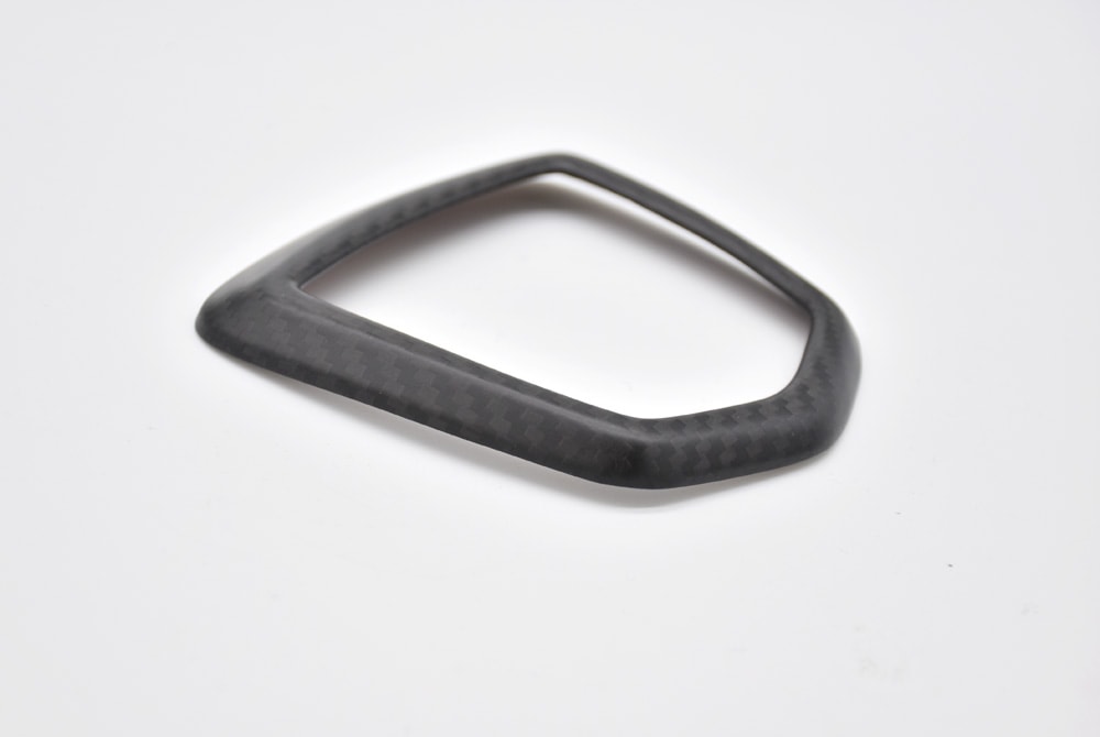 GRU　スーパードライカーボン　[ハーフグロス]　リアエンブレムカバー　【ABARTH500・595・695】