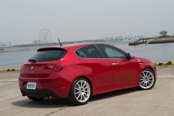 Partire 18×8J ET38 5/110 ECO-Silver　1台分（4本）　【AlfaGiulietta】