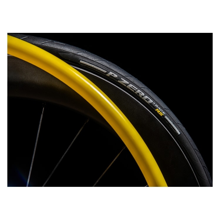 PIRELLI ピレリ P ZERO smarTUBE RS 700x26/35(60mm) 4728100