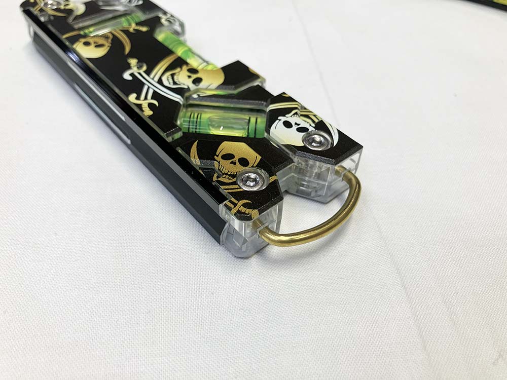 エビス 水平器 デザイントビレベルPRO 3色 ｱﾝｾﾞﾝﾀﾞｲｲﾁ・ﾊﾟｲﾚｰﾂ