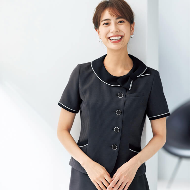 【事務服オーバーブラウス】 「リボン付」 ストレッチエコ素材・家庭洗濯 5～25号 2色 / 夏の会社制服