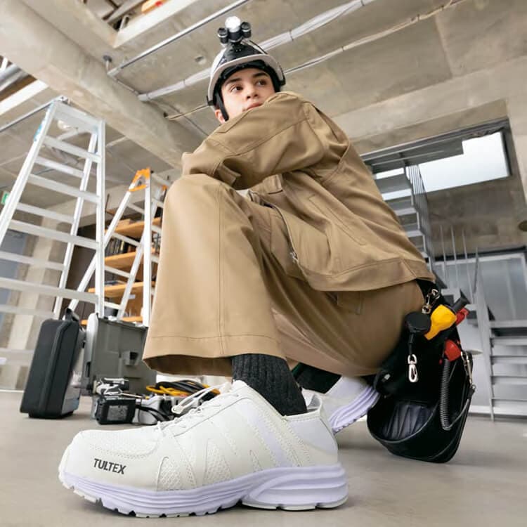 【セーフティシューズ】 安全靴 「かかとが踏める 超軽量！」 ３E 4色  22.5～28.0cm/TULTEX