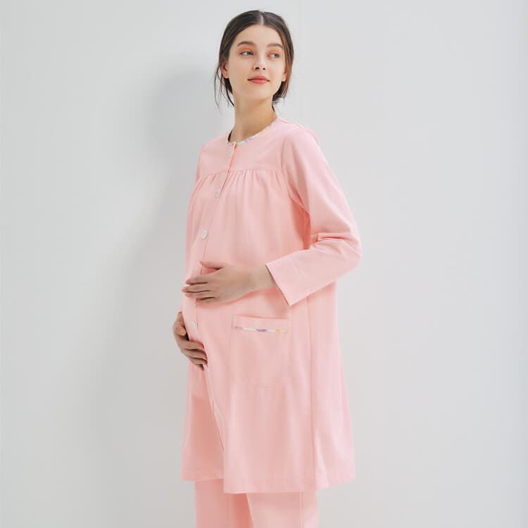 【マタニティウェア 妊婦入院着】 「襟元とポケットに花柄配色」  2色  産婦人科患者着/LAURA ASHLEY