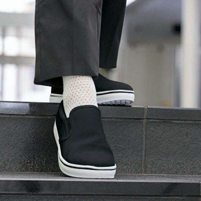 【飲食店シューズ】 耐滑耐油 「足跡がつきにくい」 男女兼用 3E ホワイト ブラック 22.5～29.0cm カフェレストランホール/厨房調理場靴