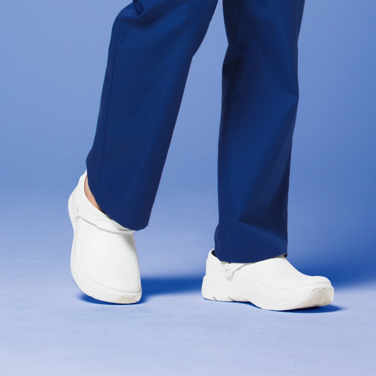 【介護士サンダル】 男女兼用・2WAYサボタイプ ホワイト S～5L ケアヘルパー/入浴介助シューズ