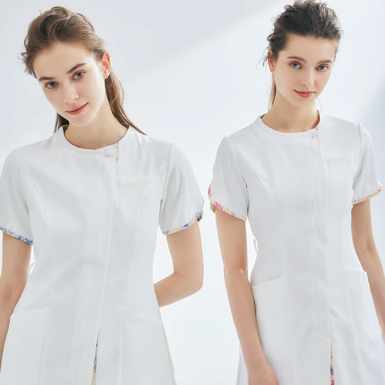 【エステユニフォーム ワンピース】 「花柄がポイント！」  LAURA ASHLEY /ローラアシュレイ