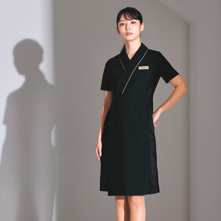 【エステユニフォーム ワンピース】 ニットストレッチ・吸汗速乾  5号～15号 ネイビー・ブラック  化粧品販売/エステティシャン制服