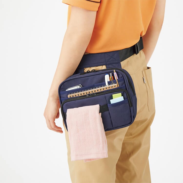 【看護師ウエストポーチ】 ナースバッグにおすすめ！   H17×W22×D7㎝ / ネイビー色