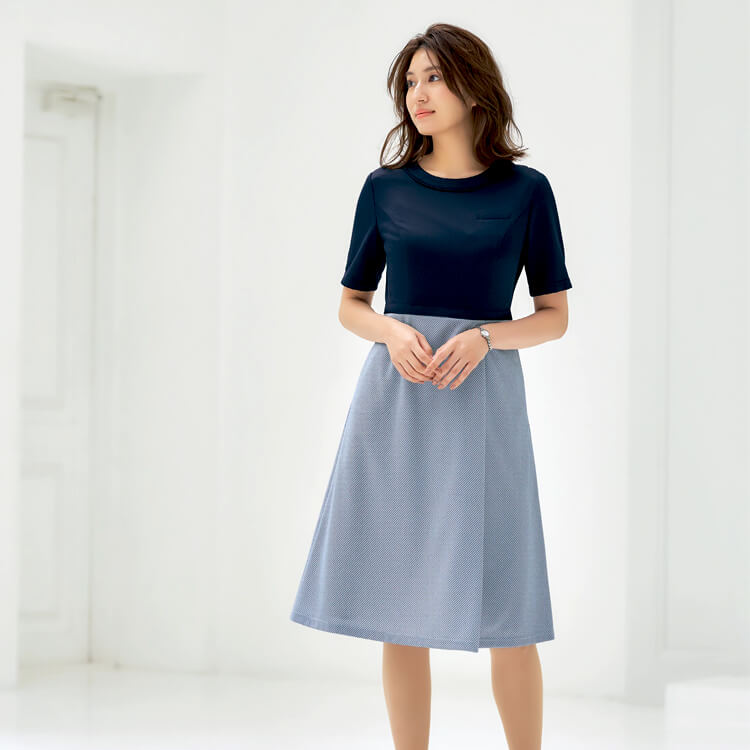 【事務服ワンピース 夏服】 「高通気素材！」 ニット素材・吸汗速乾・家庭洗濯 5～17号  ネイビー×ブルー 受付/ショールーム制服