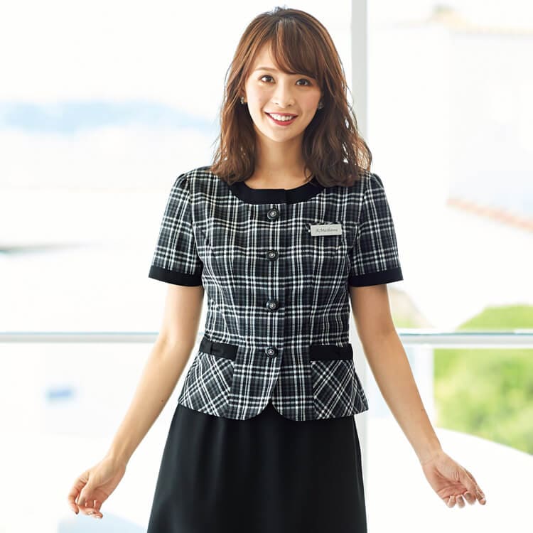 【事務服オーバーブラウス チェック柄】 透け防止素材・ホームクリーニング可 5号～25号 ブラック色 夏服/会社制服