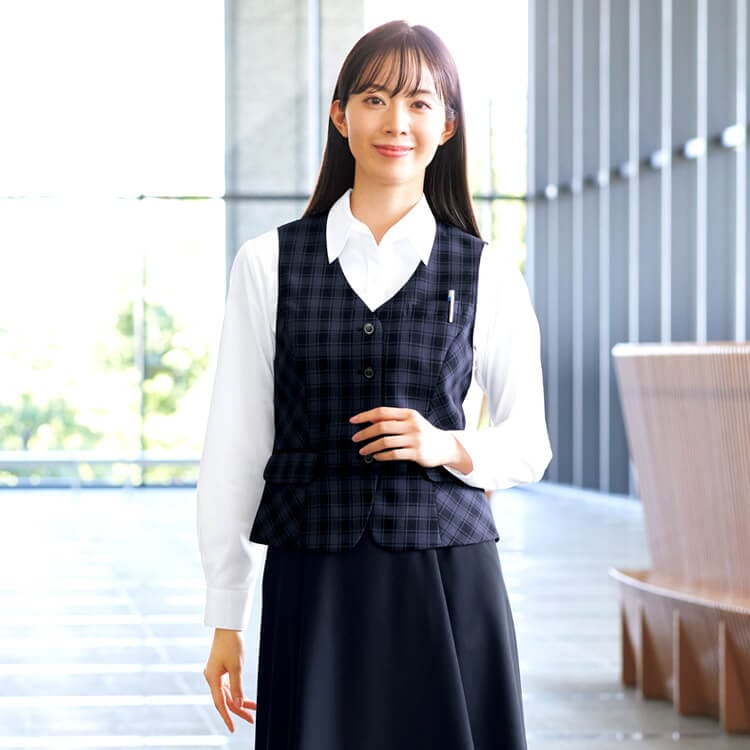 【事務服ベスト】チェック柄・吸汗速乾・透け防止・家庭洗濯可 5～17号  ネイビー色  企業受付 / 会社制服