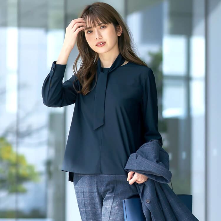 【事務服プルオーバー ボウタイ付】「取り外し可」吸汗速乾・透け防止・ニット素材 5～17号 ホワイト ネイビー  YUKI TORII / オフィスブラウス