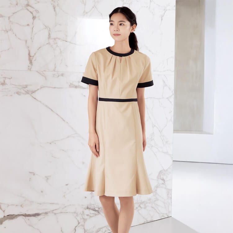 【エステ制服ワンピース半袖】ストレッチ「マーメイドライン」透け防止・SEK制菌・工業洗濯可・制電防汚 S～4L / 二色 