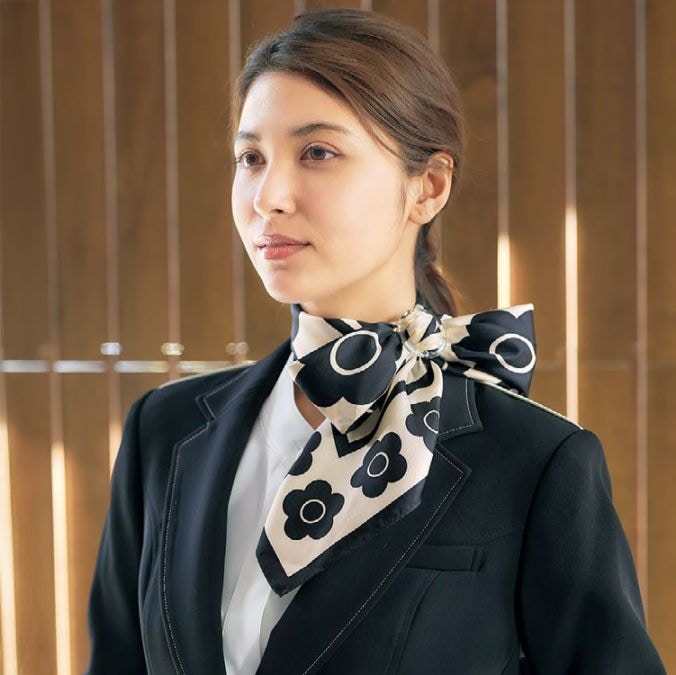 【スカーフリング】ループ「スカーフ結びが簡単」クリア 内径3cm / オフィスユニフォーム