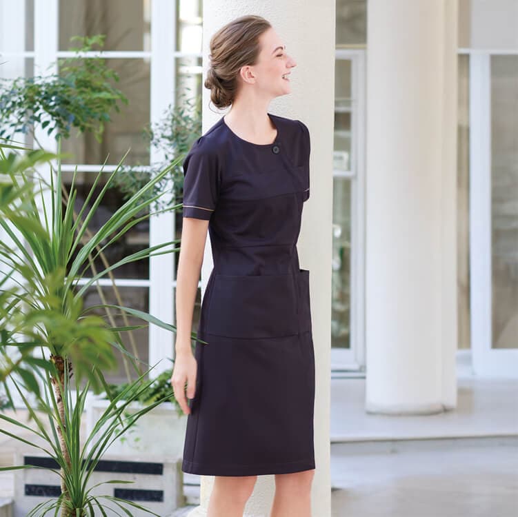 【エステ制服ワンピース】ストレッチ「防汚＆制電 」清涼素材・透け防止 S～EL  ネイビー色 / ビューティーサロン受付制服