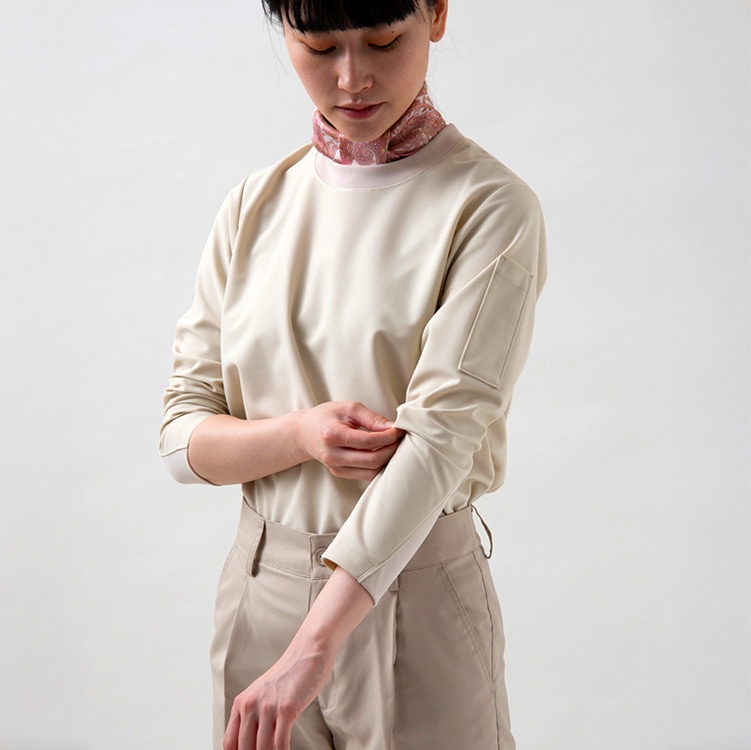 【飲食店制服 Tシャツ長袖 】クルーネック・男女兼用「塩素系洗剤に強い素材」 SS～3L 5色 / スタッフユニフォーム