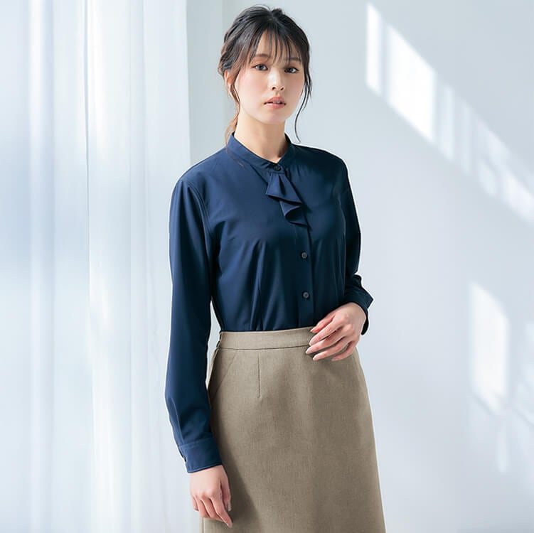 予約販売受付中！【フリルブラウス長袖】ニット素材「ノーアイロン」ストレッチ　5～23号 ネイビー ブラック色 / オフィスユニフォーム