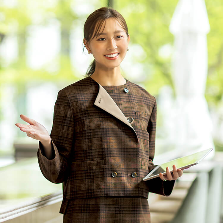 【オフィス制服 ジャケット】チェック柄 「衿元 アレンジ自在」5～15号 2色 / 企業受付ユニフォーム