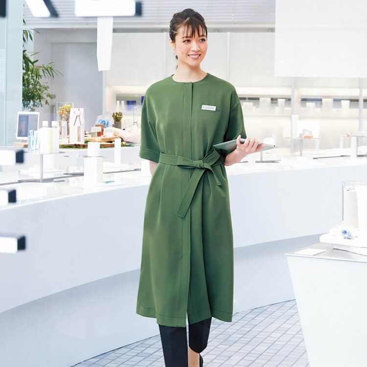 【エステユニフォーム ワンピース】ストレッチ「比翼仕立てのフロントファスナー」制菌加工 S～LL 3色 / 接客制服
