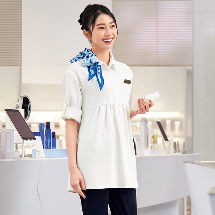 【エステ制服チュニック】ECO素材「光沢感のあるストレッチサテン」S～3L 3色 / 美容ユニフォーム