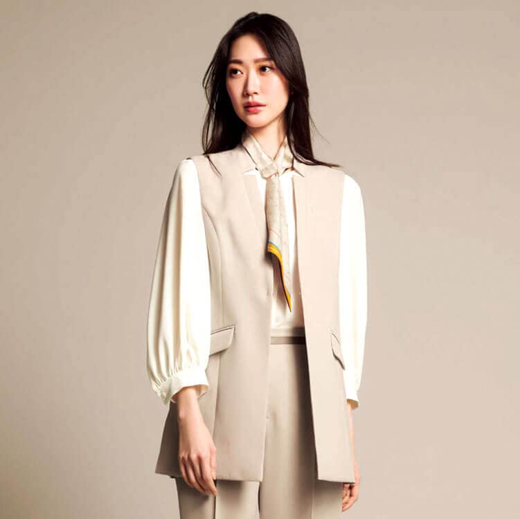 【オフィス制服 ロングベスト】オールシーズン・防汚素材「2WAYストレッチ」撥水 5～15号 色 / チャコール・ベージュ