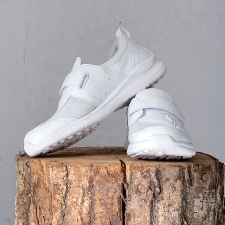 【医療用スニーカー 男女兼用】ナガイレーベン・帯電防止「滑りにくい プロ仕様ナースシューズ」ホワイト・ネイビー / 22.0～28.0㎝（NGLSN440）