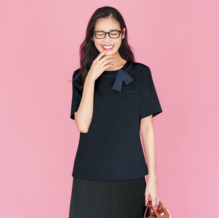 【事務服 オーバーブラウス】ノーカラー「リボンデザイン」ニット素材 SS～5L / 2色（KAHESP1034）