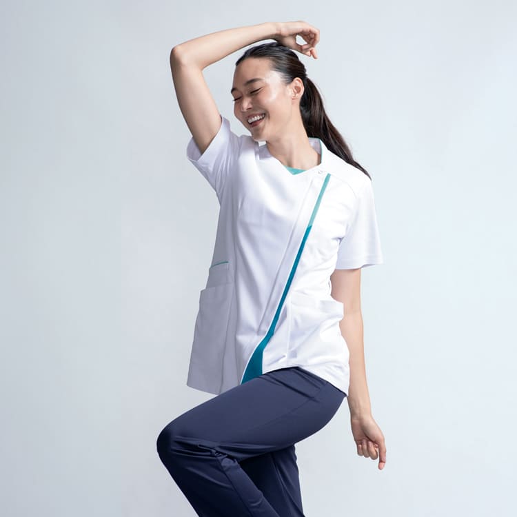 【スクラブ白衣 男女兼用】胸元ケア「従来品の3倍伸びる！ハイパーストレッチ」腰ループ付き S～3L / 8色（SUIMS007）