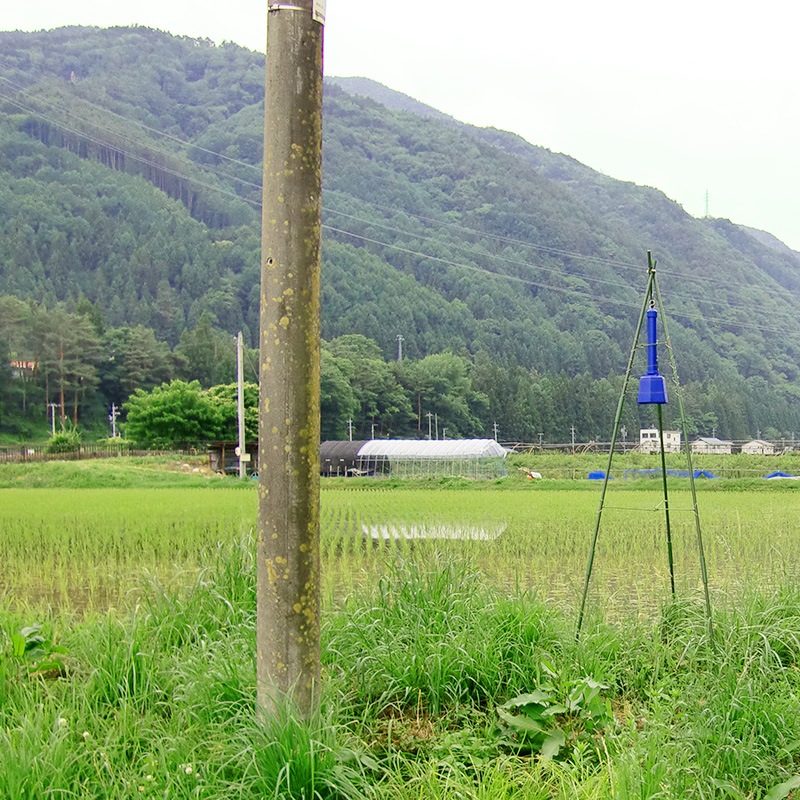 イノシシびっくりDG505効果的セット 【送料無料】【農作物被害対策器】【三脚支柱付】