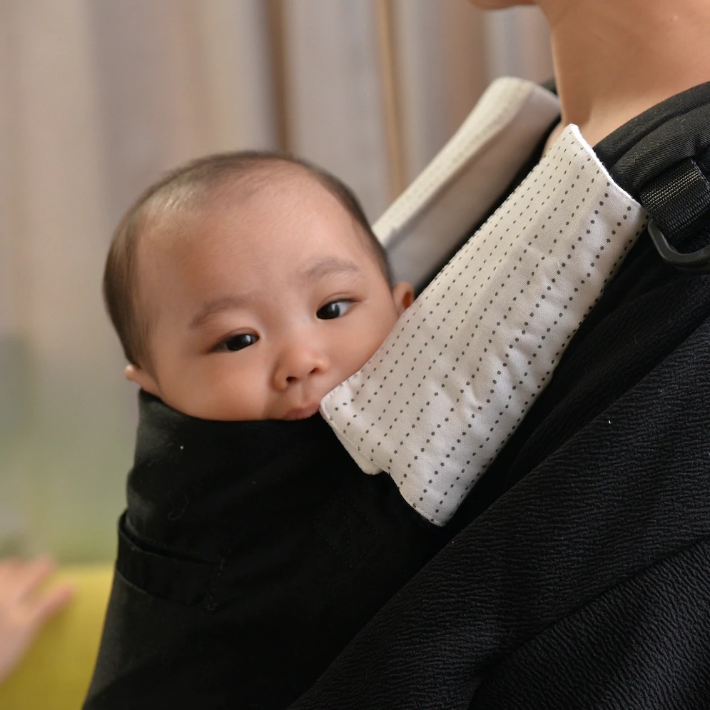 SWADO Muslin Strap Covers（モスリン ストラップカバー） ベビーシート ベビーカー 抱っこ紐 不思議なテープ採用 北欧調サークル柄