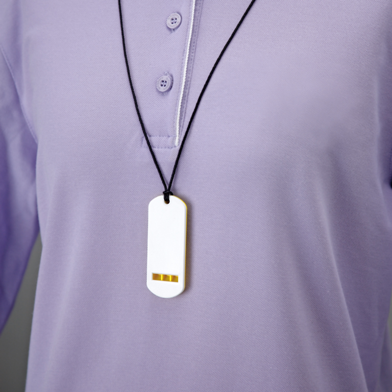 ストラップ付きホイッスル 500個～【名入れ商品】