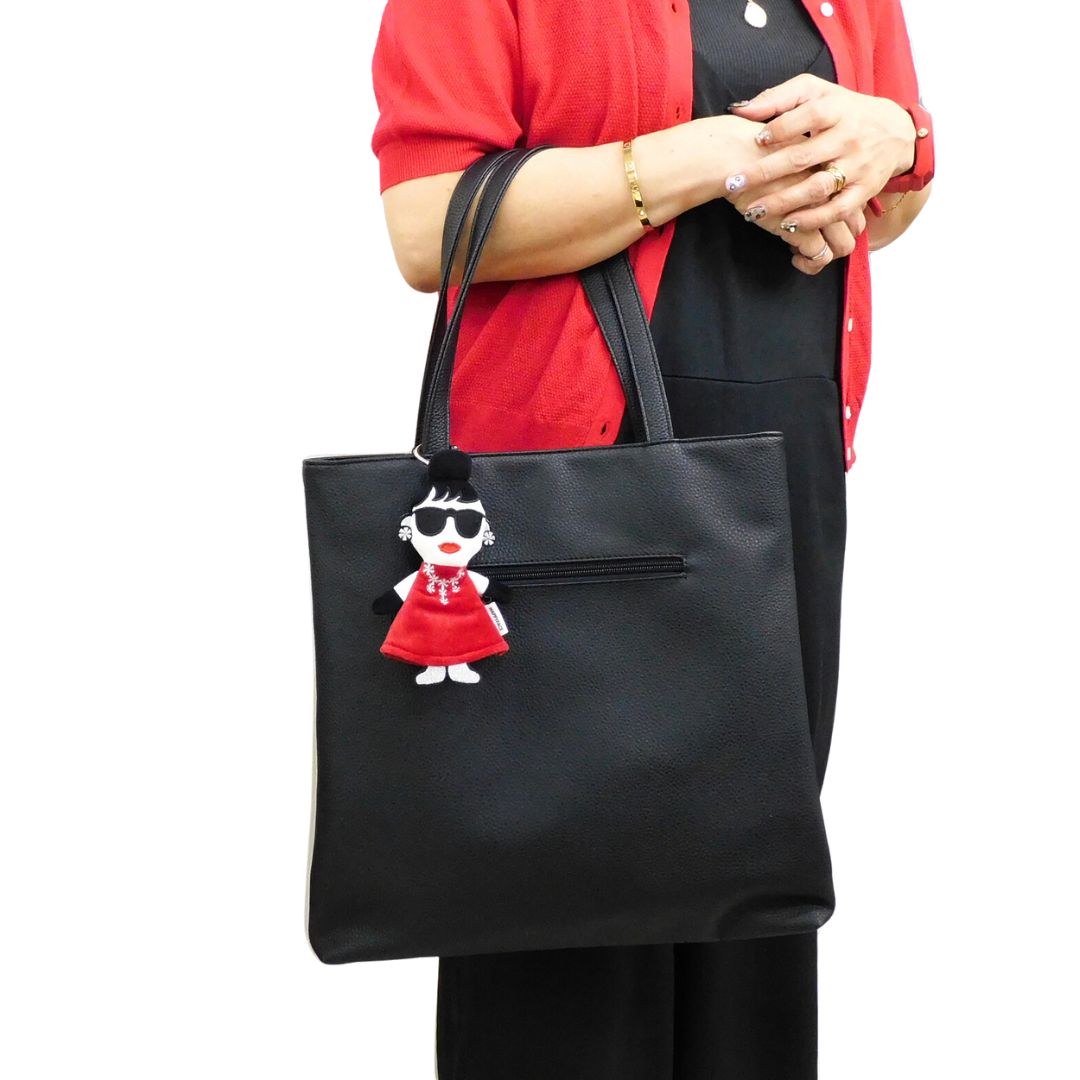 【便利でかわいい♪】HAPPY FACE EMMA キーリール付きドールチャーム｜スマイルLADYでバッグが華やぐ！