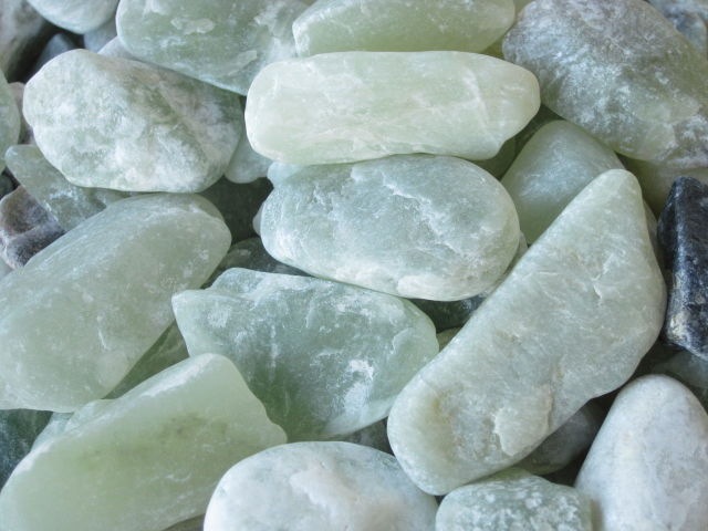 ライトグリーン（黄緑砂利）4サイズ（10～30mm） 20kg袋