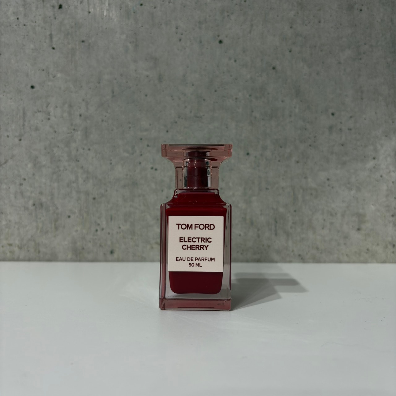 TOMFORD トムフォード ELECTRIC CHERRY エレクトリックチェリー