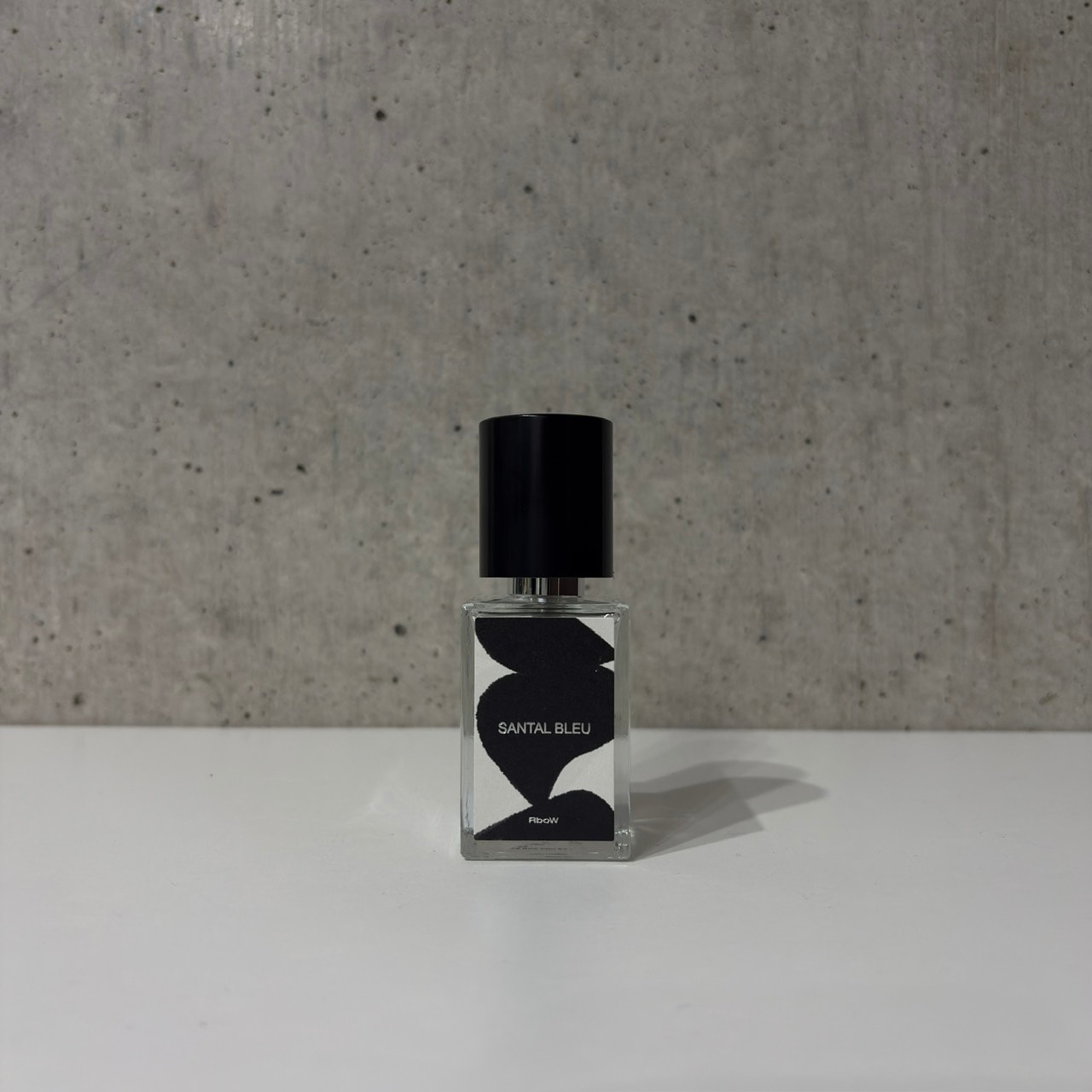 RboW アールボウ SANTAL BLEU サンタルブルー オードパルファム 1ml
