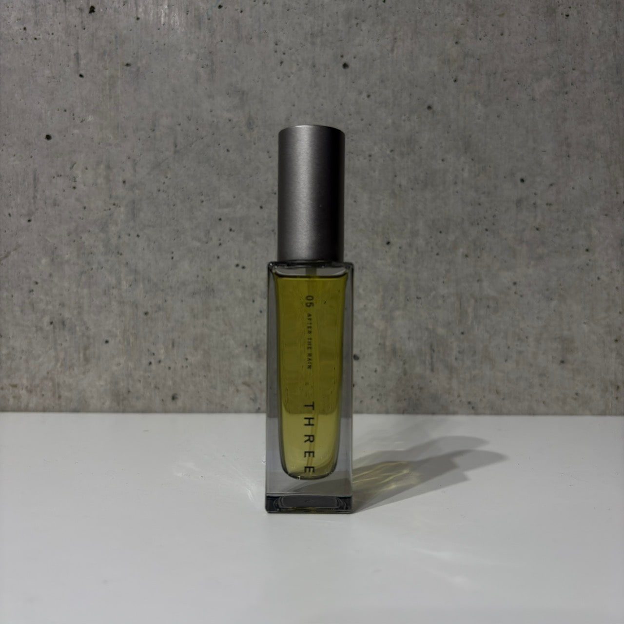 THREE スリー Essential Scents R 05 AFTER THE RAIN オードトワレ 1ml