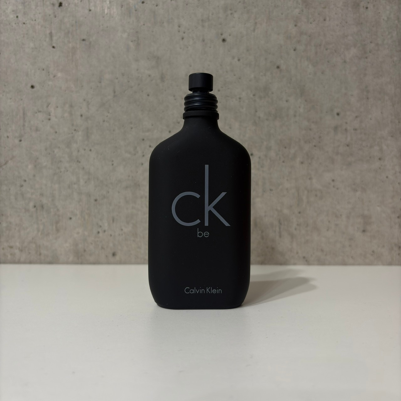 CALVIN KLEIN カルバンクライン CK be シーケービー オードトワレ 1ml